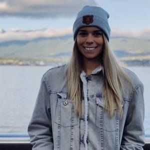 Meet your Posher, Olivia